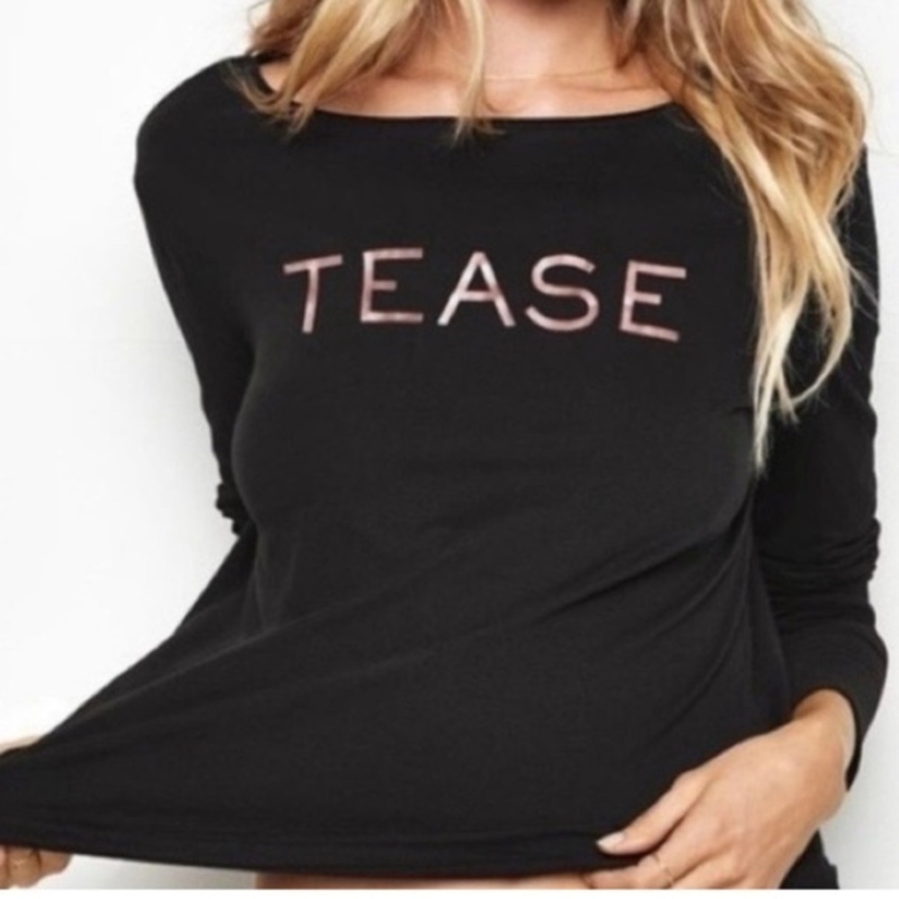 VS TEASE Black Long-Sleeve Graphic Sleep Top!